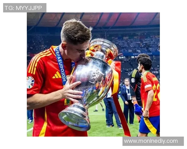 贝林厄姆崛起之路:从青训小将到世界足球新星的蜕变与挑战 贝林厄姆崛起之路:从青训小将到世界足球新星的蜕变与挑战