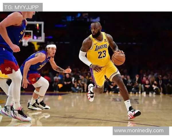 2017年湖人与掘金季前赛精彩对决回顾与分析