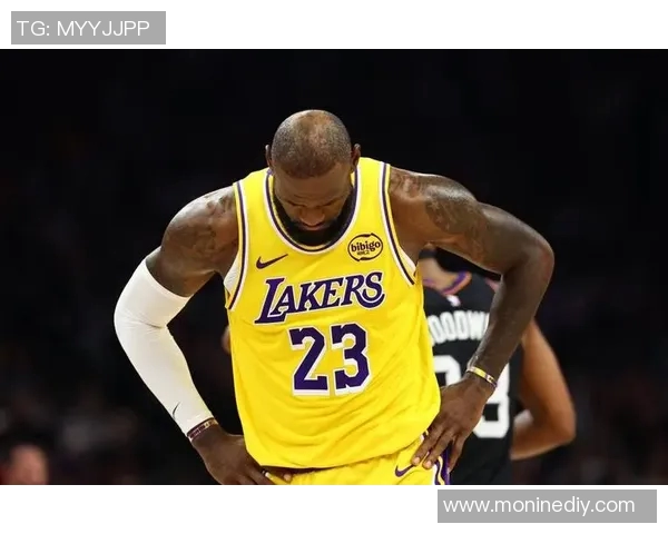 凯德坎宁安如何在NBA赛场上展现出超凡的领导力与篮球才华