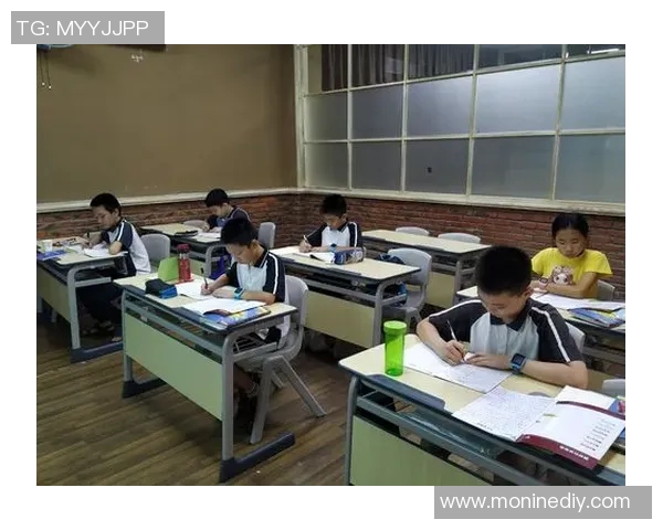 卢卡库重返巅峰之路:从低谷到辉煌的励志故事与职业生涯回顾 卢卡库重返巅峰之路:从低谷到辉煌的励志故事与职业生涯回顾