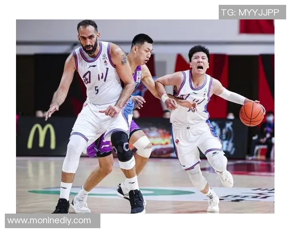 四川篮球对决广东队巅峰之战谁能笑到最后精彩赛事即将上演 四川篮球对决广东队巅峰之战谁能笑到最后精彩赛事即将上演