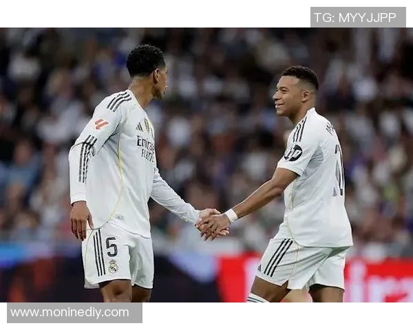 皇马与瓦伦西亚对决分析:战术博弈与球员表现的全面解读 皇马与瓦伦西亚对决分析:战术博弈与球员表现的全面解读